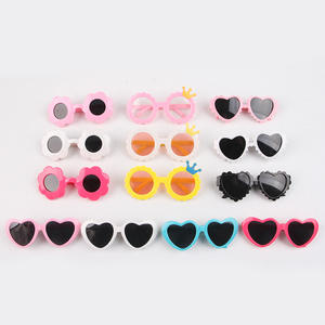 Accesorios para Mascotas, Gafas de Sol para Perros y Gatos con Forma de Corazón, Varios Colores, Venta al por Mayor - Product Image 5