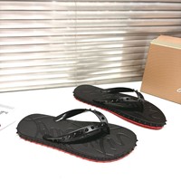 Sandales plates antidérapantes à semelles rouges cloutées de style européen pour hommes, tongs décontractées d'extérieur pour couples, respirantes pour l'été