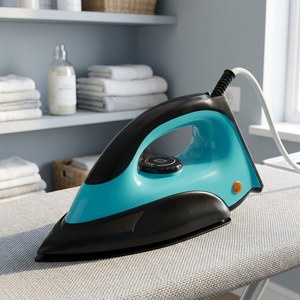 เตารีดไอน้ำไฟฟ้าคิมาสึ (GLIMMER) 750 วัตต์ สายยาว 1.8 เมตร สำหรับใช้ในบ้าน โรงแรม และเชิงพาณิชย์ สีดำ-น้ำเงิน ฟังก์ชั่นไอน้ำ แผ่นความร้อนอะลูมิเนียม - Product Image 3