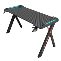 Usine personnalisée Nouveau design Bureau de jeu ergonomique RVB blanc PC de bureau Table d'ordinateur de jeu bon marché pour bureau à domicile en métal