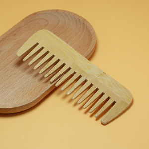 Peigne à dents larges en bois de bambou naturel portable Peigne à <span class=keywords><strong>poux</strong></span> de style écologique pour le soin des cheveux et le massage du cuir chevelu - Product Image 2
