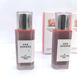 Brillant à lèvres personnalisé de marque privée: maquillage hydratant, brillant, scintillant et brillant avec un éclat scintillant personnalisé - Product Image 6