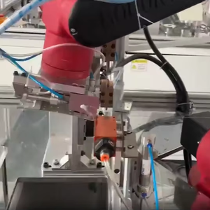 Robot de 6 Ejes Borunte BRTIRUS1510A con Cámara de Precisión para Soldadura, Diseño Ligero, Carga Útil de 10 kg, Longitud de Brazo de 1500 mm, Motor y Engranaje - Product Image 3