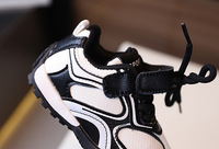 Chaussures de sport pour enfants, garçons et filles, nouvelles baskets à plateforme respirantes, antidérapantes, fermeture à boucle et crochet, tige en PU, taille moyenne et grande, semelle souple