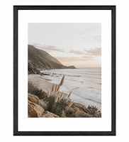 Cadre photo en bois de chêne premium noir, forme en L, bord étroit, avec tailles, couleurs et finitions personnalisées pour les solutions d'affichage d'art