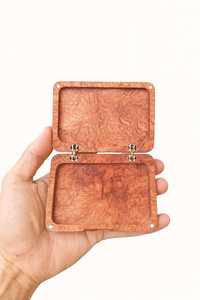 Boîte de rangement pour accessoires en bois artisanale pour adultes, conçue pour ranger les accessoires de fumage dans un étui en bois durable et élégant - Product Image 3