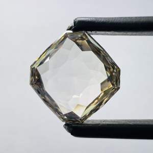 Elegante forma de cojín marrón VVS2 CVD diamantes cultivados en laboratorio con brillo Superior para la producción de joyería ética moderna - Product Image 1