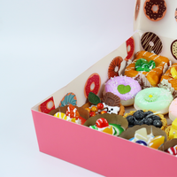 Boîte à donuts jetable en papier de qualité alimentaire, personnalisée avec logo et taille, pour la vente en gros de pâtisseries et de snacks