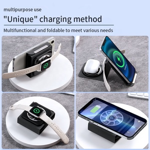 2023 nouveauté 3-en-1 chargeur sans fil pliant magnétique Transparent avec Microphone 3-en-1 téléphone portable <span class=keywords><strong>montre</strong></span> casque - Product Image 3
