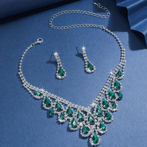 Collier élégant en forme de goutte d'eau avec pampille, chaîne de clavicule géométrique luxueuse pour un glamour haut de gamme - Product Image 5