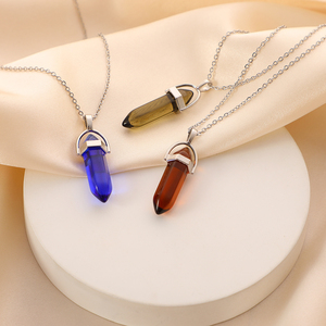 Collier personnalisé en gros en acier inoxydable avec pendentif colonne hexagonale en verre cristal pour femme - Product Image 4