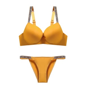 Conjunto de Lencería Sexy al por Mayor con Pedrería y Aros Ajustables para Mujer - Estilos Europeos y Americanos - Product Image 3