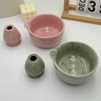 Ensemble de matcha vert en céramique avec support, ensemble de fouet à matcha 2 pièces, coffret cadeau pour les amateurs de matcha, logo personnalisé