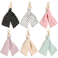 En gros, Pendentif de sac et accessoire de mode en foulard à pois colorés avec nœud, porte-clés fait main pour clés de voiture et sacs à main