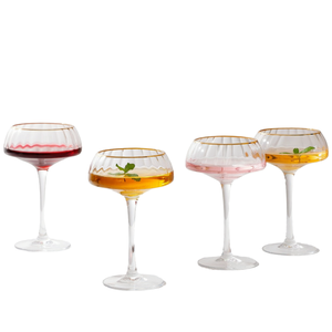Verre à vin à pied long cannelé en borosilicate, fait main, design moderne, pour service de vin - Product Image 1