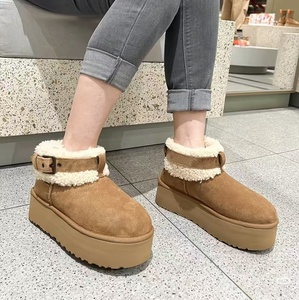 รองเท้าบูทหิมะ UGG แบบหนาพิเศษ พร้อมซับในเพิ่มความอบอุ่นและความสบาย  ตกแต่งด้วยโลหะและขนแกะ  สำหรับผู้หญิง  แบบสั้น  บุด้วยผ้าฝ้าย - Product Image 3