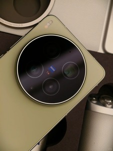 วีโว่ X300 อัลตร้า แอนดรอยด์ 16 สแนปดราก้อน 8 อีลิท เจน 5 120Hz 6.82 นิ้ว 7000mAh กล้อง 200MP โทรศัพท์มือถือ 5G สมาร์ทโฟน - Product Image 4