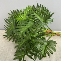 YOPIN-6027 Tanaman Philodendron Daun Lateks Lembut Saat Disentuh, 5&7 Cabang, Daun Terbelah, Buket Tanaman, Pemandangan Tropis