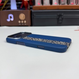 เคสโทรศัพท์ลายดอกไม้ใหม่ ผิวสัมผัสคาร์บอนไฟเบอร์ แม่เหล็กในตัว สำหรับ iPhone 18 15 16 17 Pro Max Ultra Thin PC ป้องกันแรงกระแทก แข็งแรง - Product Image 4
