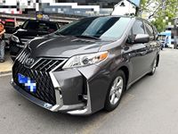Подержанный Toyota Sienna, серый, бензин, 3.5 л, пассажирский фургон, АКПП, левый руль, 2019 г.в., продается