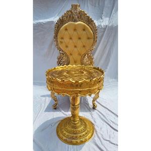 Chaise de salle à manger de luxe européenne en bois massif doré à dossier haut avec rembourrage, design intemporel pour villas et maisons de luxe - Product Image 1