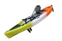 Kayak de pêche monoplace léger en plastique rotomoulé HDPE de 11 pieds avec pédales et moteur électrique, type sit-on-top, kano
