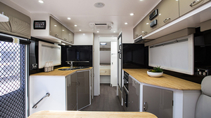 Caravane tout-terrain de 21 pieds, entièrement équipée avec mobilier, design familial, avec auvent manuel, en promotion - Product Image 2