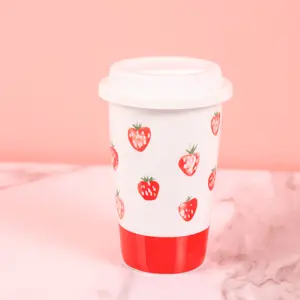 Keramische Drinkware Koffie Mokken Met Siliconen Deksel Keramische Mok Koffie Cups Porseleinen Mokken Met Aardbei Ontwerp