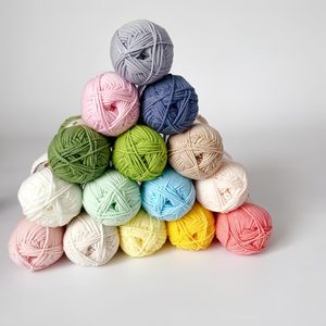 Hilo de Chenilla 100% Poliéster de Grosor Medio para Bolsos de Ganchillo, Tejido Artesanal, Bola de Hilo DIY, Muñeca de Ganchillo, Tira de Hielo - Product Image 3