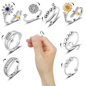 Anillo Antiestrés Multistilo con Garras Giratorias y Circonitas Cúbicas de Colores en Cobre, Joyería para Mujer - Product Image 3