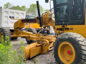 รถเกรดเดอร์ Caterpillar 140h มือสอง ปี 2023 พร้อมเครื่องยนต์และเกียร์เดิมๆ ใช้งานมาแล้ว 0-2000 ชั่วโมง สภาพดี พร้อมรายงานสถานะเครื่องจักร มีสินค้าในสต็อก - Product Image 3