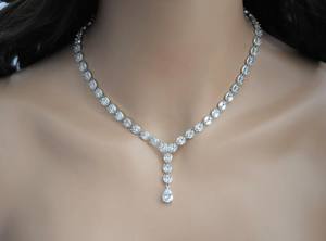 Ensemble collier en Y et boucles d'oreilles pendantes pour mariée - Ensemble de bijoux en argent sterling plaqué platine avec zircone cubique, forme en Y plaqué platine - Product Image 3