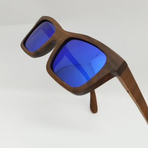 Lunettes de soleil en noyer noir de haute qualité avec logos personnalisés et une variété de couleurs de verres. Autres articles divers - Product Image 2