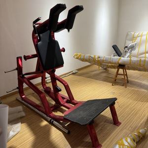 Máquina de Sentadillas Hack Comercial YL-9047 - Sentadillas Hack con Carga de Discos - Prensa de Piernas / Estilo Cybex, Gymleco y Atlantis para Gimnasio - Product Image 5