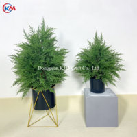 Cyprès artificiel résistant aux UV Pin Arbres topiaires artificiels Plante artificielle d'extérieur pour la décoration
