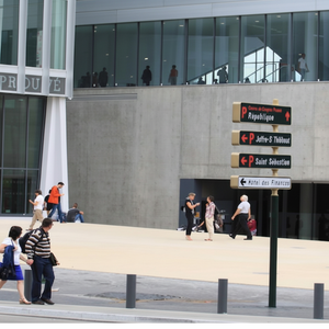 Identification réglementaire poteau innovant plastique Pylône de triage directionnel d'urgence personnalisé et signalisation réglementaire - Product Image 1