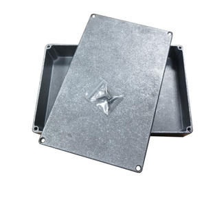 Massives 1590DD Effektpedal-Gehäuse aus Aluminiumguss mit IP65-Schutz und pulverbeschichtetem Finish - Product Image 4