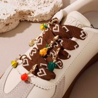 Breloques de chaussures personnalisables OEM ODM, production en série, combinaison alliage, résine et perles
