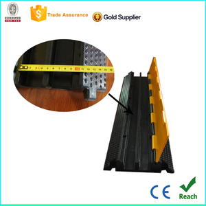 แผ่นยางชะลอความเร็วสีเหลืองสำหรับป้องกันสายเคเบิลบนถนน - Product Image 6