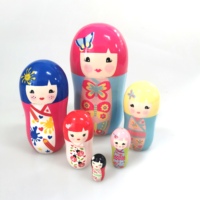Cadeau de Noël de poupée imbriquée colorée pour enfants russes en bois de Lotus personnalisé