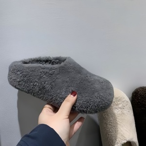 Fabricant sur mesure – Nouveauté Hiver 2025 – Sabots en fourrure pour femme – Marque privée – Bout rond – Semelle souple antidérapante – Mules pour femme - Product Image 1