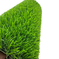 Césped artificial antienvejecimiento de 28 mm para jardines de alto tráfico, césped sintético realista y resistente para paisajismo de áreas públicas de ocio.