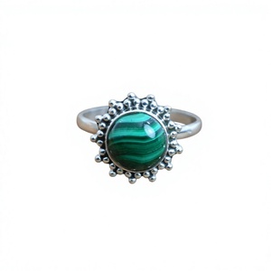 Anillo de Plata de Ley 925 con Piedra Preciosa de Malaquita, Joyería Fina Antigua Hecha a Mano, Certificada, de Estilo Cristiano - Product Image 1