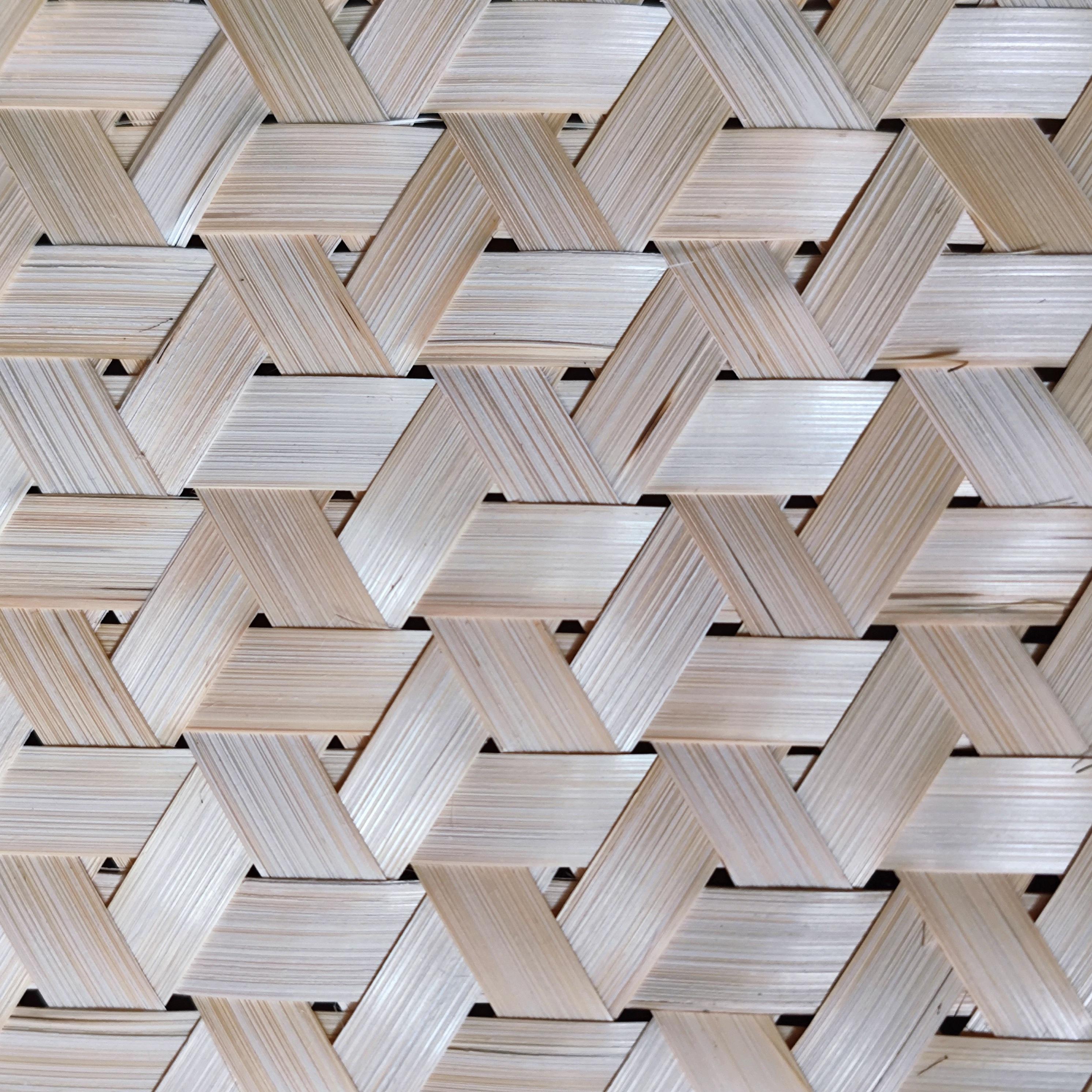 Three -dimensional primary