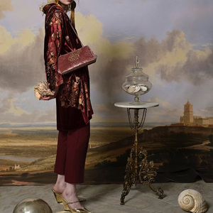 Manteau <span class=keywords><strong>long</strong></span> de style <span class=keywords><strong>kimono</strong></span> en velours <span class=keywords><strong>noir</strong></span> personnalisé avec broderie dorée, vintage, élégant, coupe trapèze, floral, respirant, décontracté pour l'extérieur - Product Image 2