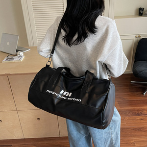 Bolsa de Gimnasio de Gran Capacidad con Separación para Ropa Húmeda y Seca, Bolso Deportivo, Moderno, con Textura de Cuero Suave, Bandolera, Bolsa de Viaje - Product Image 1