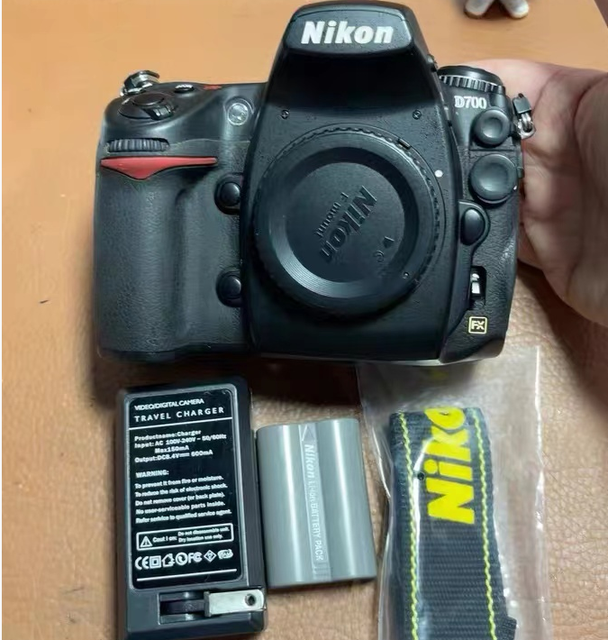D700 Original Ni kon Second hand Used Camera DSLR Professional Digital Camera with battery and battery charger