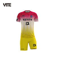 Maillot et short personnalisés pour le football Maillot de football à motif de conception de football Maillot de football par sublimation