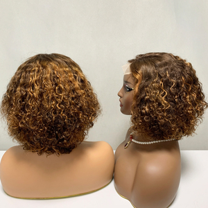 Perruque en cheveux humains à texture bouclée soyeuse, expérience d'opulence avec une perruque bouclée de luxe 4x4, ajustement sécurisé, faible entretien - Product Image 3