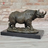Figurines d'animaux en métal personnalisées petites statues de taureau en bronze pour la décoration de bureau petite sculpture de taureau en laiton avec base en marbre